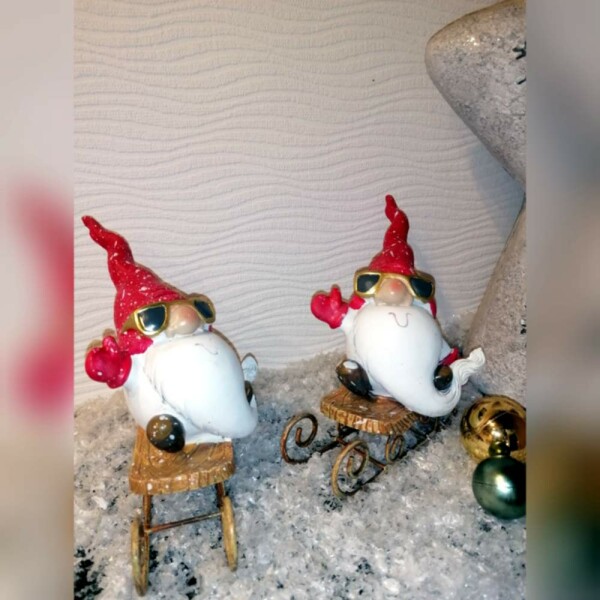 cooler Weihnachtsmann auf Schlitten