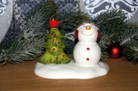 Schneemann mit Weihnachtsbaum