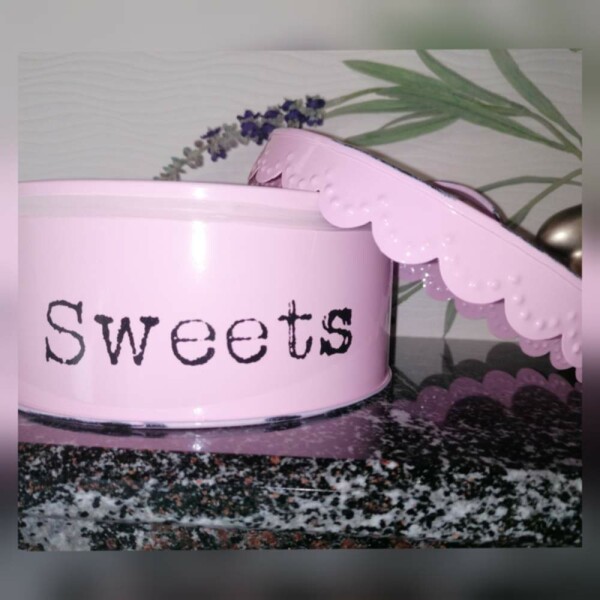 Metalldose rosa vintage