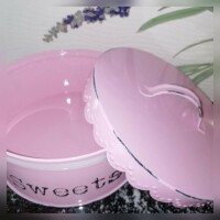 Metalldose rosa vintage