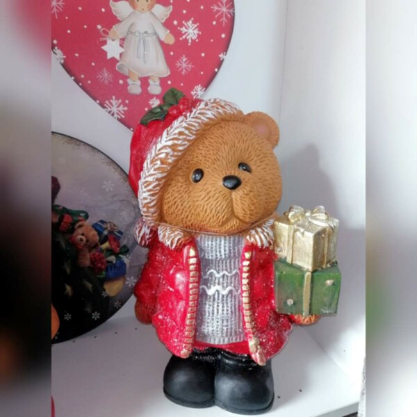 stehend mit Geschenk